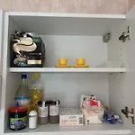 White Chateau Met Parking En Zonnig Balkon 아파트 *
