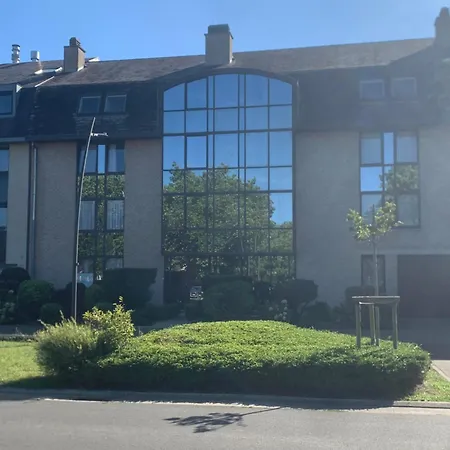 アパート White Chateau Met Parking En Zonnig Balkon