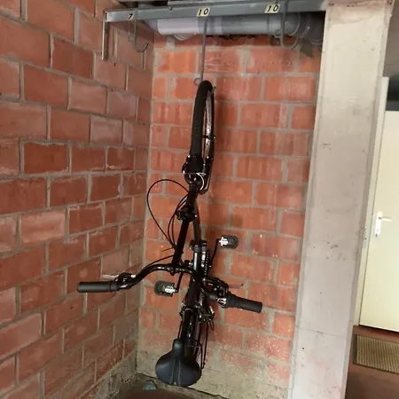 White Chateau Met Parking En Zonnig Balkon *