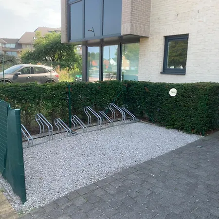 White Chateau Met Parking En Zonnig Balkon * コクセッド